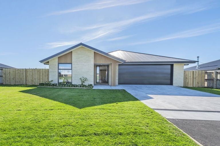 Photo of property in 38 Graeme Foote Street, Darfield, 7510