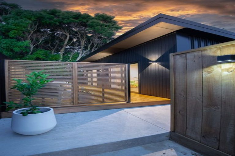 Photo of property in 8a Cashel Street, South Dunedin, Dunedin, 9012