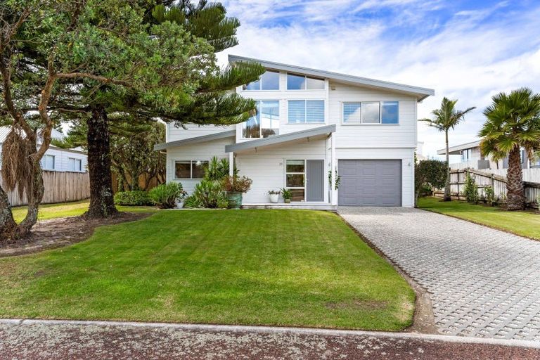 Photo of property in 28 Champion Place, Pauanui, Hikuai, 3579