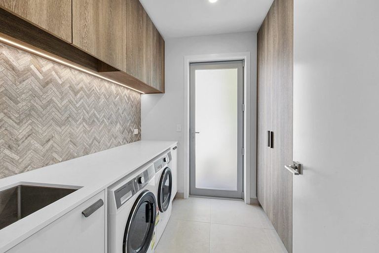 Photo of property in 62 Pendarves Street, New Plymouth, 4310