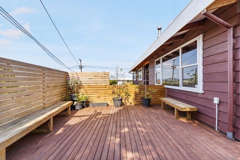 Photo of property in 52b Tirimoana Road, Te Atatu South, Auckland, 0602