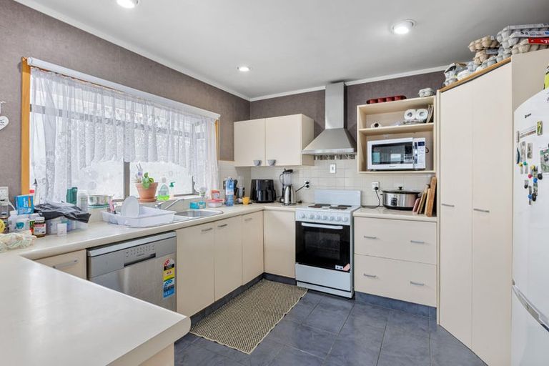 Photo of property in 2/35 Bay Street, Red Beach, 0932