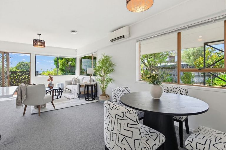 Photo of property in 1 Pleasant Road, Glen Eden, Auckland, 0602