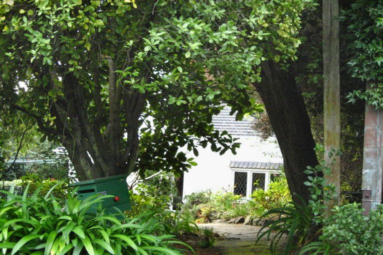 Photo of property in 11a Howard Street, Macandrew Bay, Dunedin, 9014