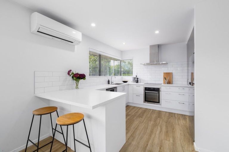 Photo of property in 15 Farquhars Road, Redwood, Christchurch, 8051