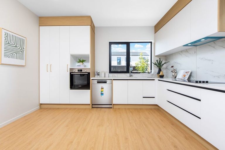 Photo of property in 6 Kiekie Street, Westgate, 0814