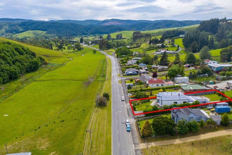 Photo of property in 32 Irvine Street, Lawrence, 9532