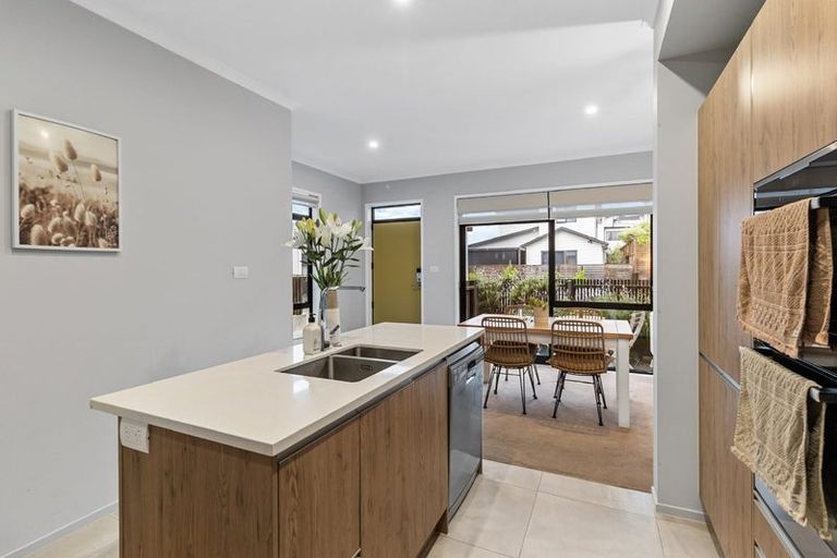 Photo of property in 8 Killick Place, Long Bay, Auckland, 0630