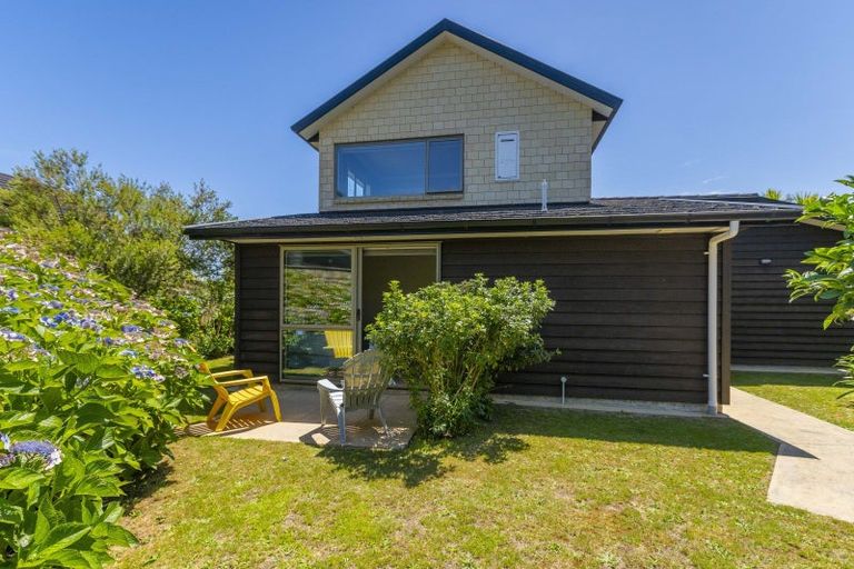 Photo of property in 8 Springhaven Lane, Paraparaumu, 5032