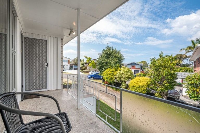Photo of property in 1/23 Taitua Drive, Te Atatu South, Auckland, 0610