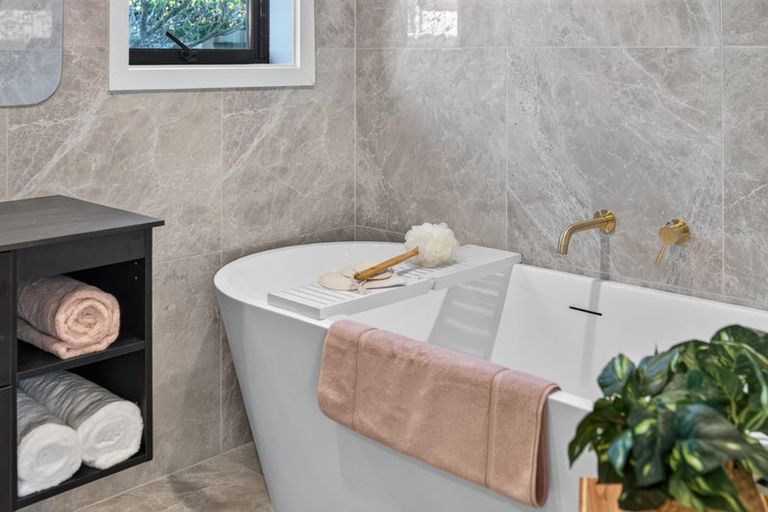 Photo of property in 4 Blossomdale Place, Bishopdale, Christchurch, 8053