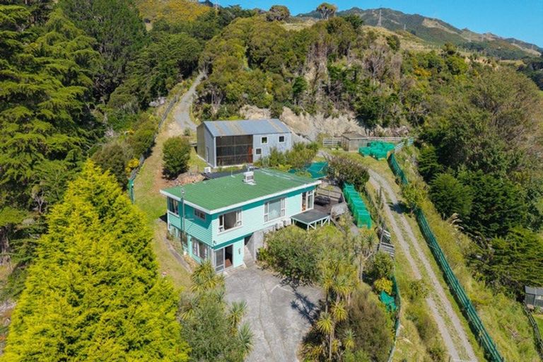 Photo of property in 474 Omokoroa Road, Makara, Wellington, 6972