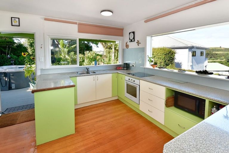 Photo of property in 76a Shakespear Road, Army Bay, Whangaparaoa, 0930