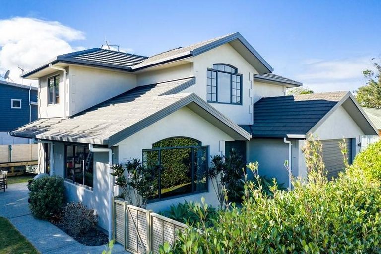 Photo of property in 152e One Tree Point Road, One Tree Point, 0118