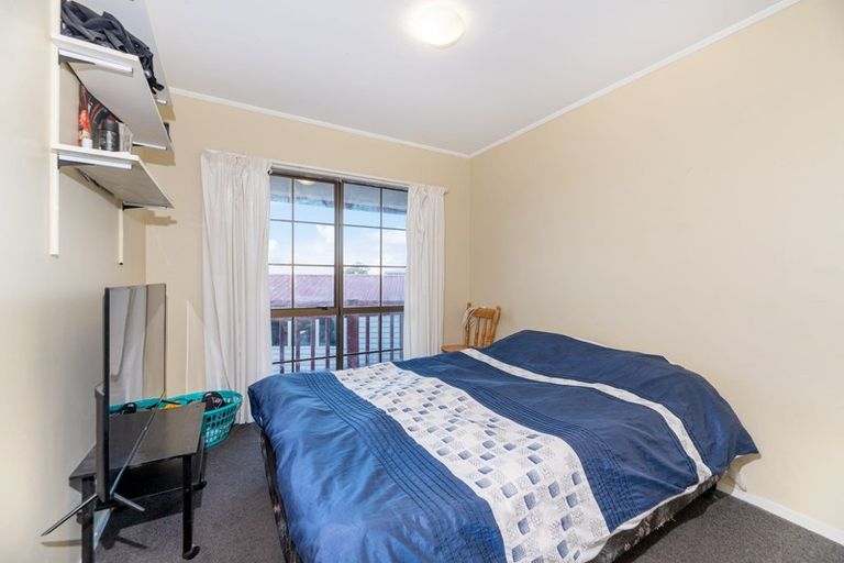 Photo of property in 60 West Harbour Drive, West Harbour, Auckland, 0618