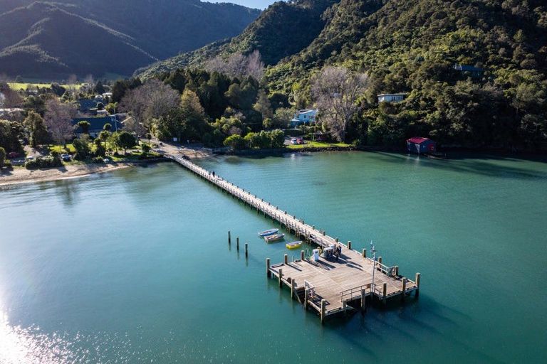 Photo of property in 6b Lady Cobham Grove, Anakiwa, Picton, 7281