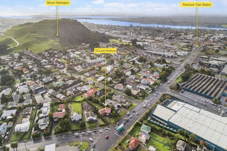 Photo of property in 1a Lunn Avenue, Mount Wellington, Auckland, 1072
