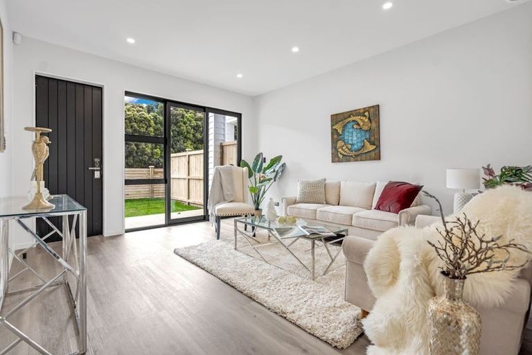 Photo of property in 54c Waimai Avenue, Weymouth, Auckland, 2103