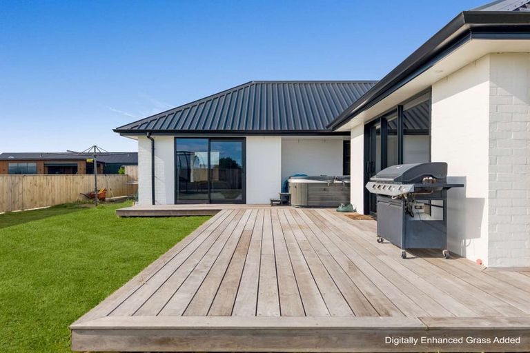 Photo of property in 6 Mcwatters Drive, Ngatea, 3503