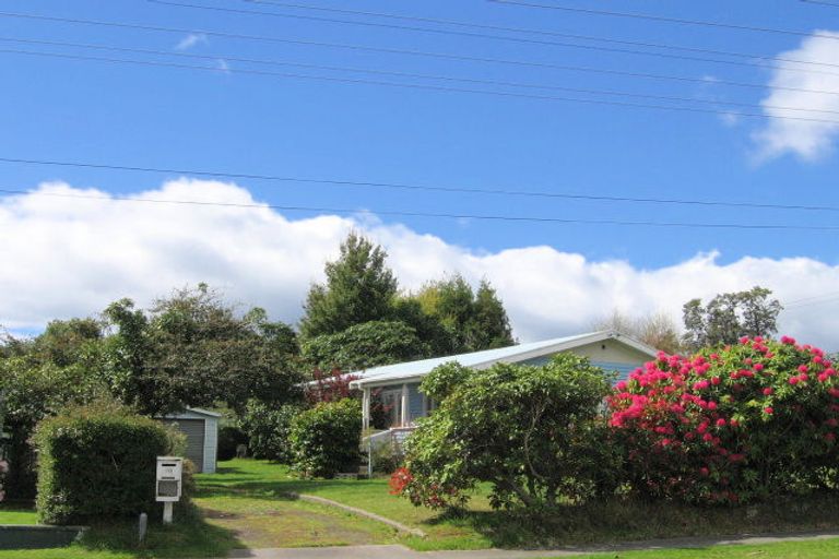 Photo of property in 10 Ingle Avenue, Waipahihi, Taupo, 3330