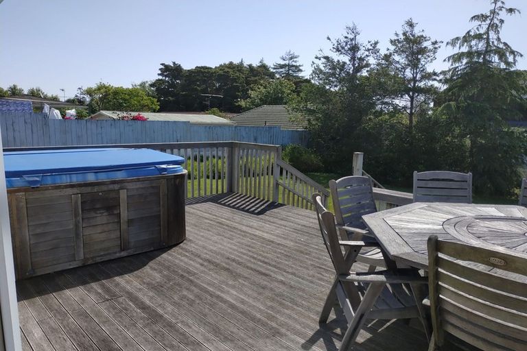 Photo of property in 19a Otakau Road, Milford, Auckland, 0620