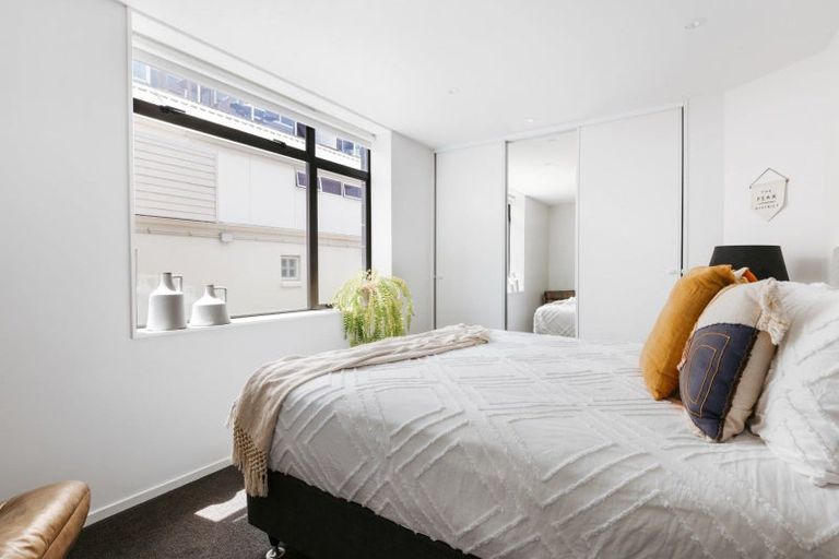 Photo of property in Vivaldi Apartments, 7/48 Marine Parade, Mount Maunganui, 3116