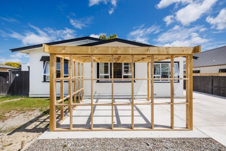 Photo of property in 16 Thomson Street, West End, Palmerston North, 4412