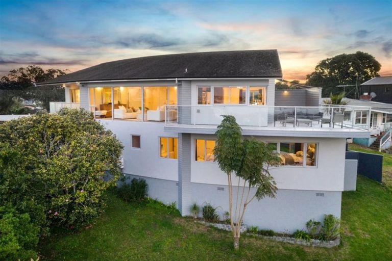 Photo of property in 21 Waimana Avenue, Northcote Point, Auckland, 0627