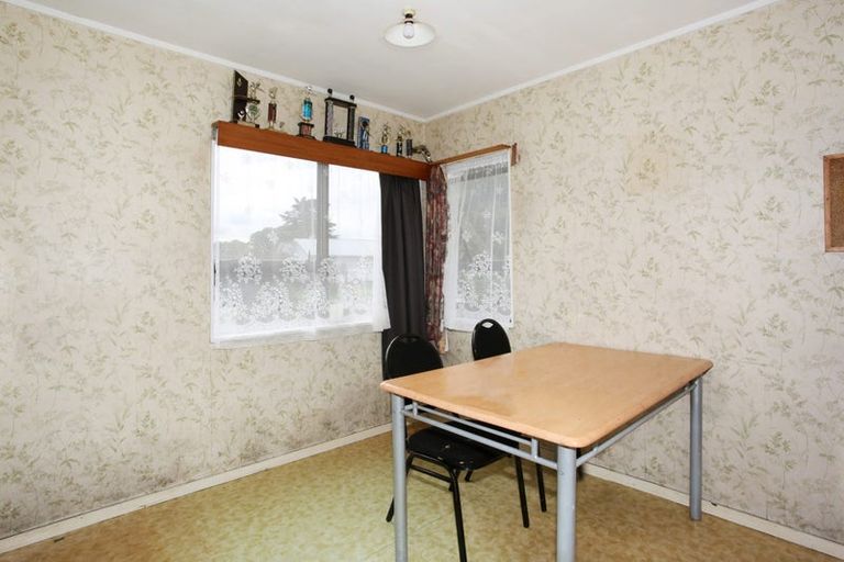 Photo of property in 17 Pukeroa Place, Papakura, 2110
