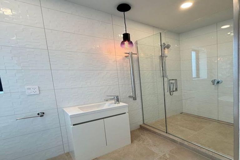 Photo of property in 86 Tiriwa Drive, Massey, Auckland, 0614