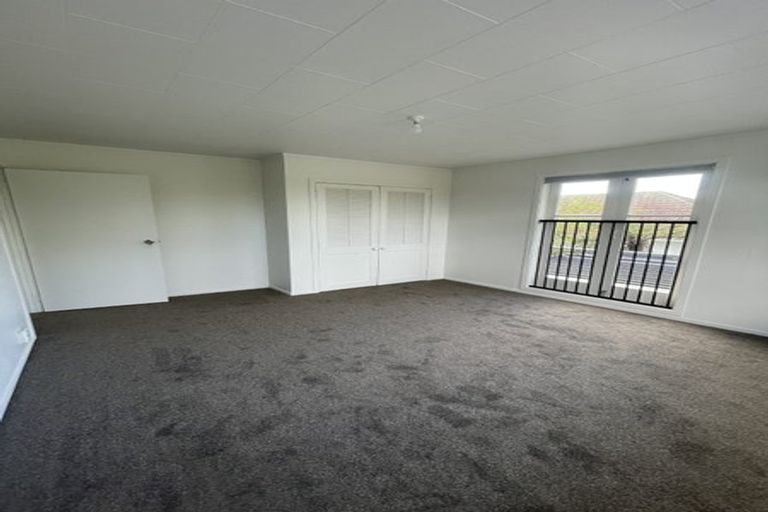 Photo of property in 20 Woodside Road, Massey, Auckland, 0614