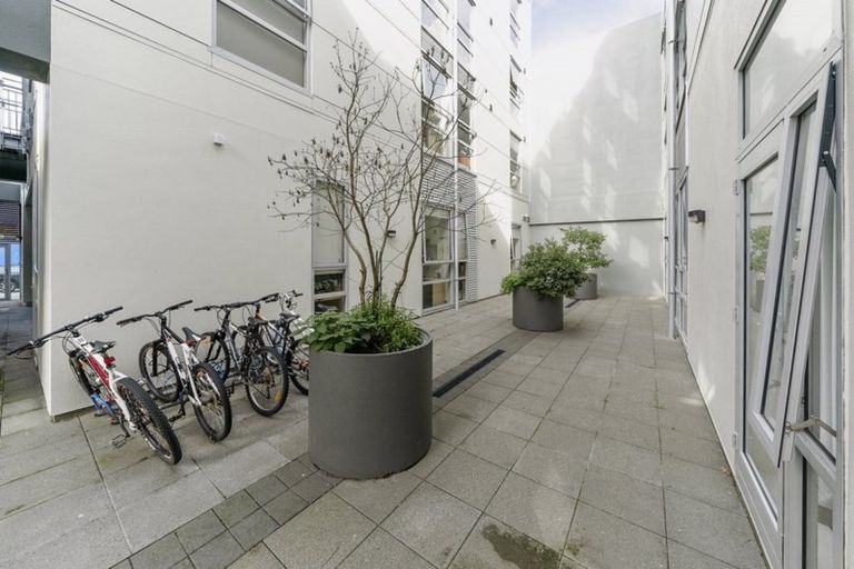 Photo of property in Hanson House, 12/27 Hanson Street, Mount Cook, Wellington, 6021