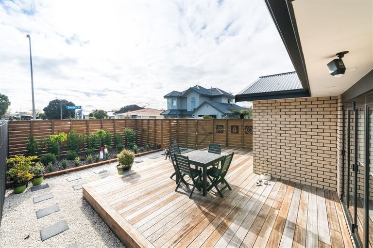 Photo of property in 16 Douglas Street, West End, Palmerston North, 4412