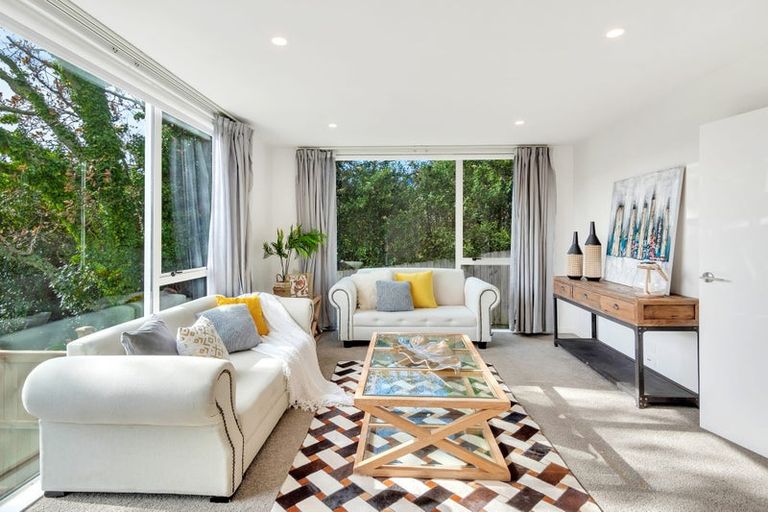 Photo of property in 1a Alexander Avenue, Torbay, Auckland, 0630