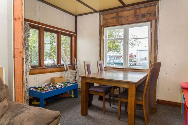 Photo of property in 7 Seddon Street, Dannevirke, 4930