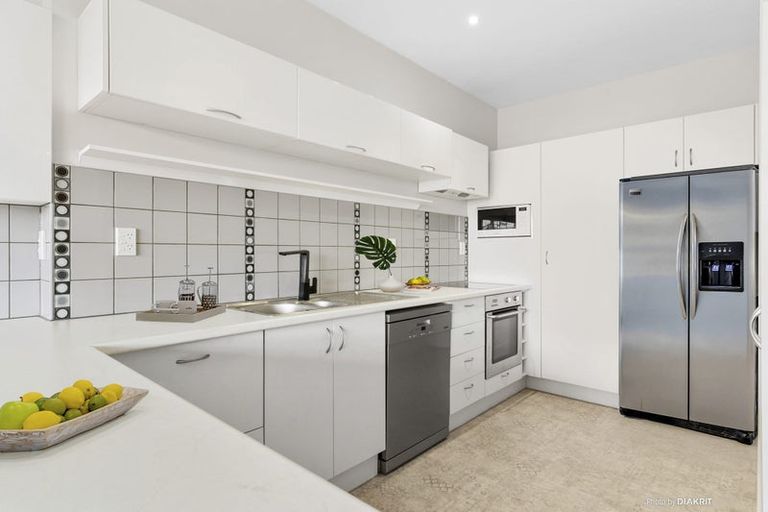 Photo of property in Stadium Garden Flats, 311/107 Thorndon Quay, Pipitea, Wellington, 6011