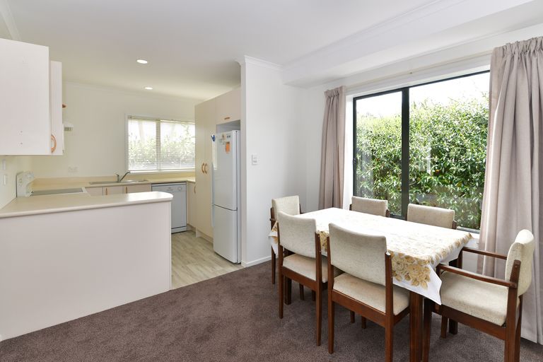 Photo of property in 29 Doment Crescent, Orewa, 0931