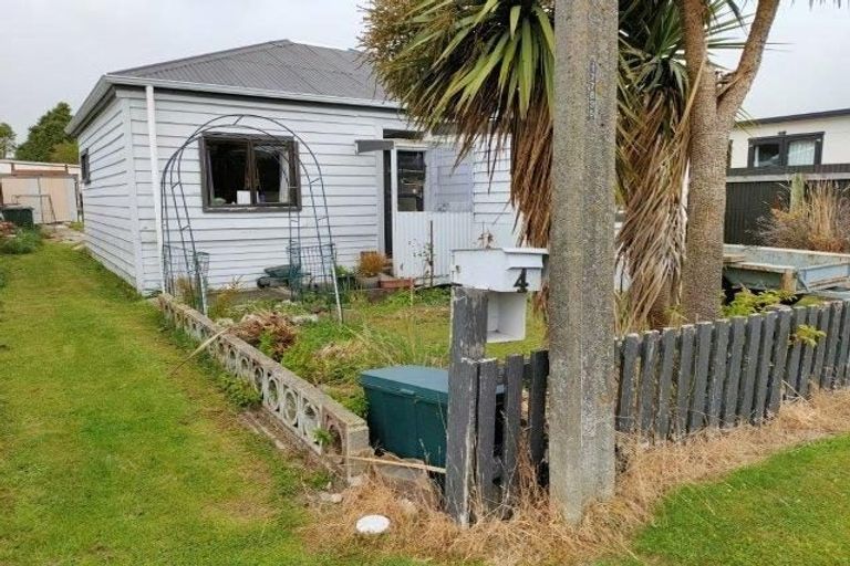 Photo of property in 4 Clifford Street, Clinton, 9534