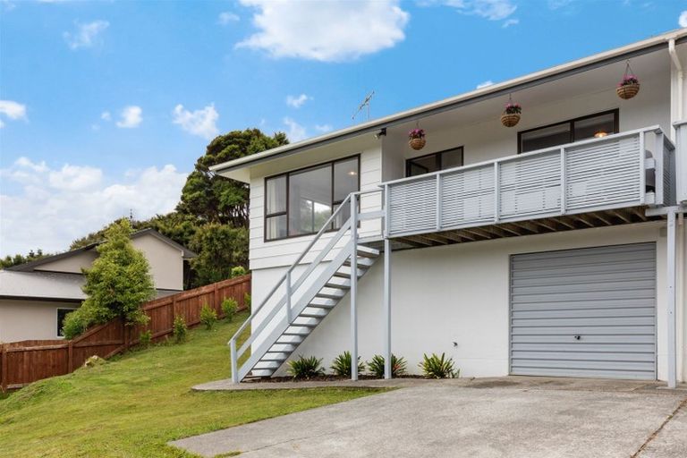 Photo of property in 49a Albatross Close, Whitby, Porirua, 5024