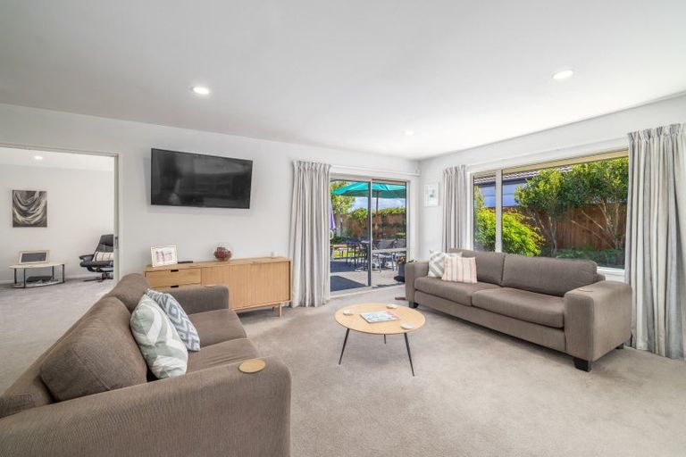 Photo of property in 15 Cairnbrae Drive, Prebbleton, 7604