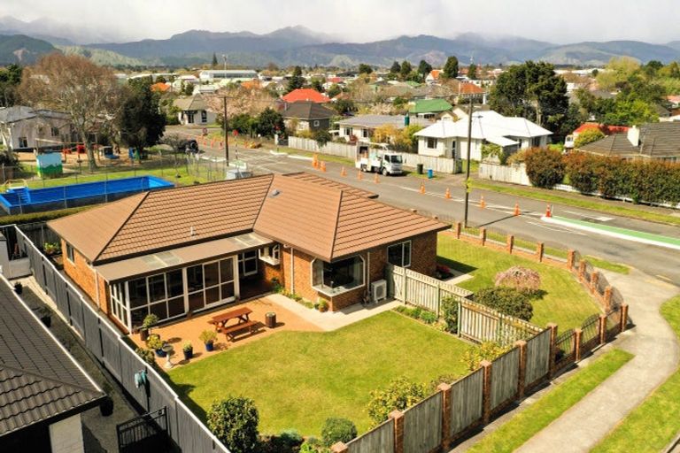 Photo of property in 50 York Street, Levin, 5510