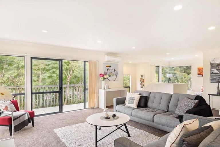 Photo of property in 23/23 Bush Lane, Northcote Point, Auckland, 0627