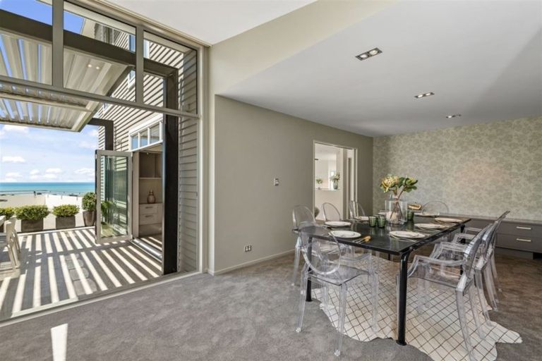 Photo of property in 15 Challenger Lane, Redcliffs, Christchurch, 8081