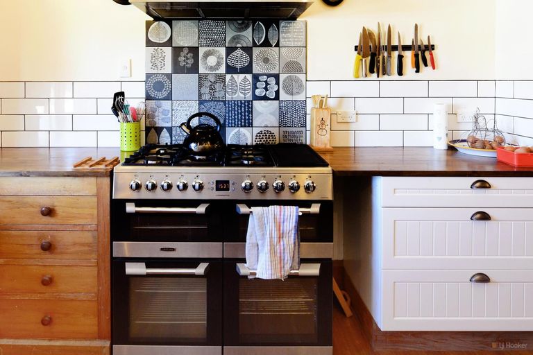 Photo of property in 19 Mount John Road, Waimate, 7977