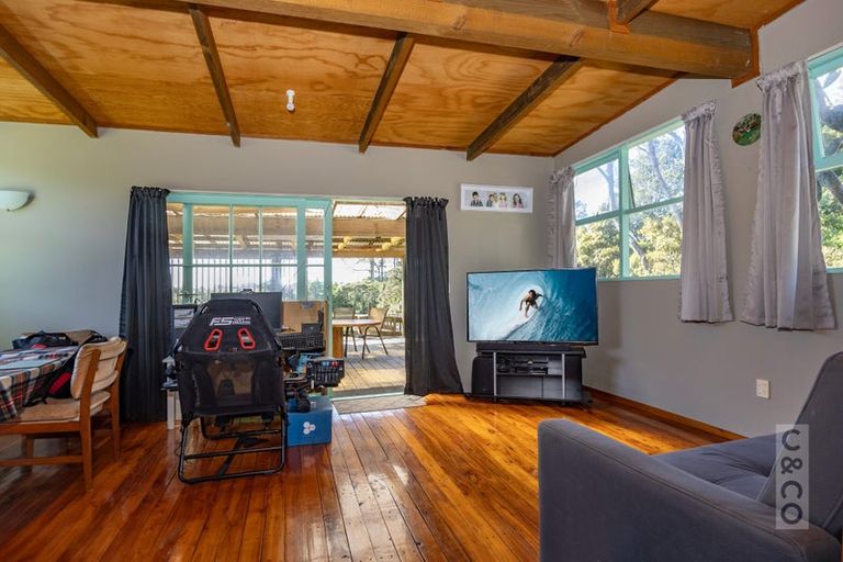 Photo of property in 35a Fork Road, Kumeu, 0891