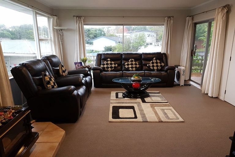 Photo of property in 27 Juniper Road, Sunnynook, Auckland, 0620