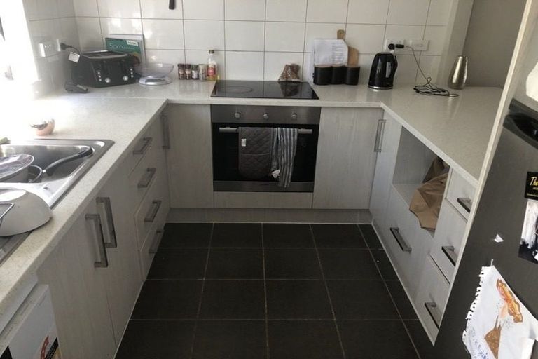 Photo of property in 2/59 Seaview Road, Glenfield, Auckland, 0629