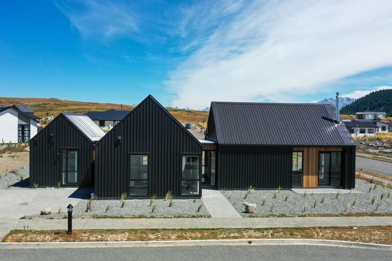 Photo of property in 2 Jimmys Lane, Lake Tekapo, 7999