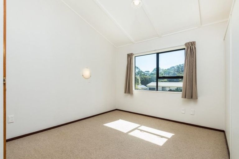 Photo of property in 2/123 Spinella Drive, Bayview, Auckland, 0629