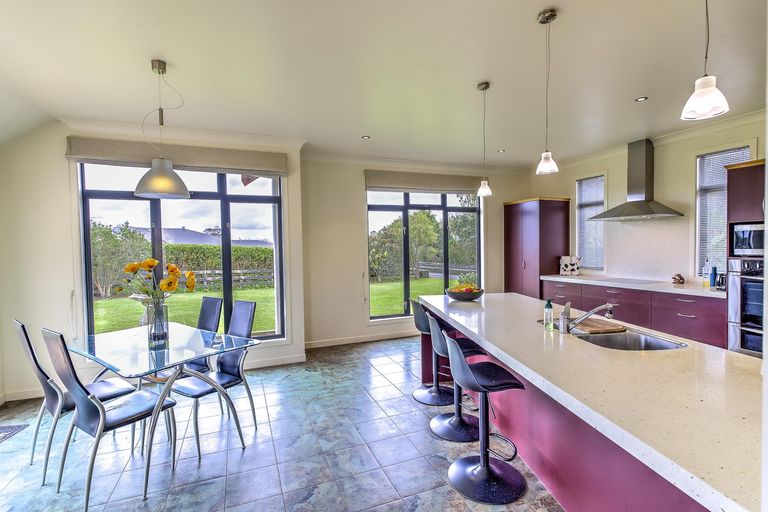 Photo of property in 28 Westvale Lane, Te Kowhai, Hamilton, 3288